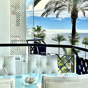 https://mi-capricho-beachfront-d3-apartments-with-sea-views.es-andalucia.com